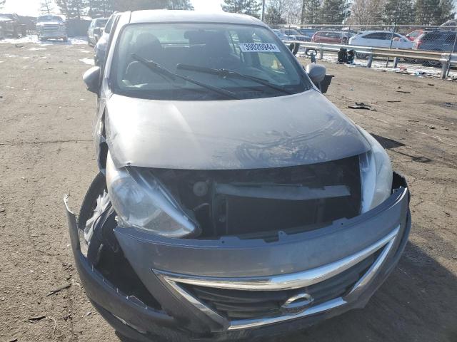 3N1CN7AP2GL851980 - 2016 NISSAN VERSA S GRAY photo 5