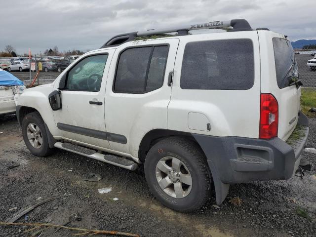 5N1AN0NW7DN818106 - 2013 NISSAN XTERRA X WHITE photo 2