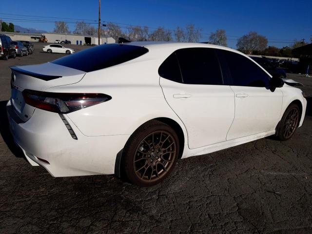 4T1G31AKXPU050981 - 2023 TOYOTA CAMRY SE NIGHT SHADE WHITE photo 3