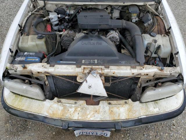 1G4BR8379NW400662 - 1992 BUICK ROADMASTER ESTATE TWO TONE photo 11