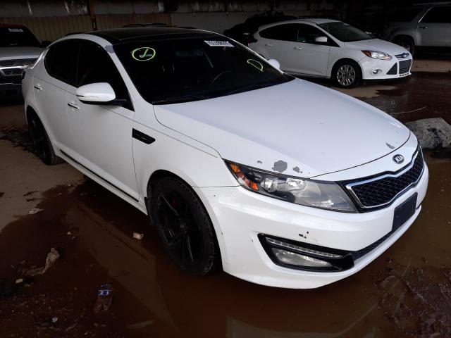 5XXGR4A68DG134676 - 2013 KIA OPTIMA SX WHITE photo 4