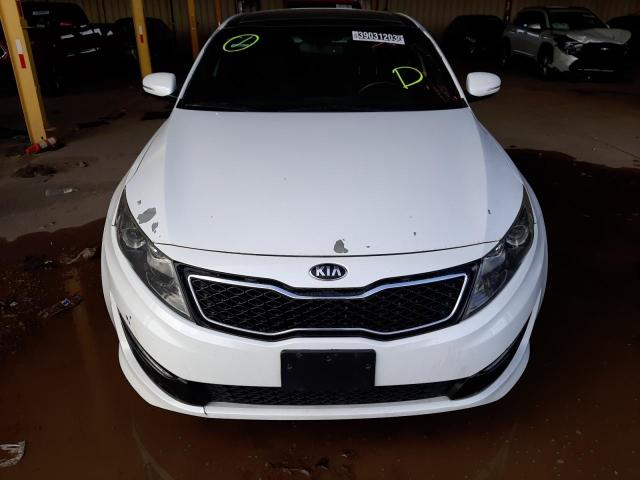 5XXGR4A68DG134676 - 2013 KIA OPTIMA SX WHITE photo 5