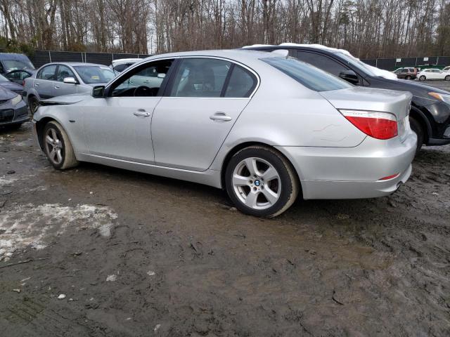 WBANV93588CZ63920 - 2008 BMW 535 XI SILVER photo 2