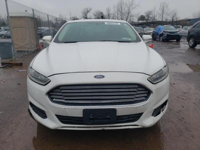 3FA6P0H73GR284814 - 2016 FORD FUSION SE WHITE photo 5