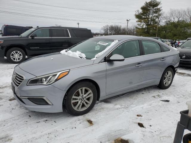 5NPE24AF6GH260538 - 2016 HYUNDAI SONATA SE SILVER photo 1