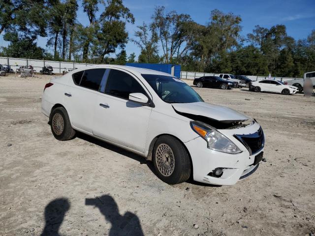 3N1CN7AP3FL800745 - 2015 NISSAN VERSA S WHITE photo 4