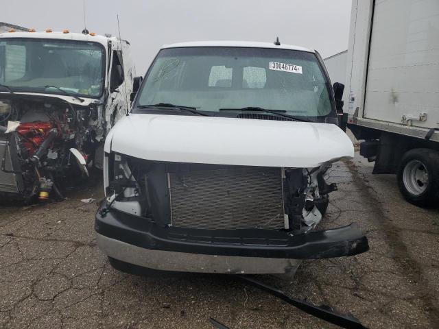 1GCWGBFP7K1216074 - 2019 CHEVROLET EXPRESS G2 WHITE photo 5