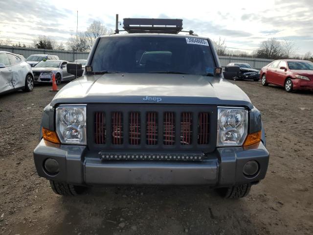 1J8HG48K57C690695 - 2007 JEEP COMMANDER GRAY photo 5