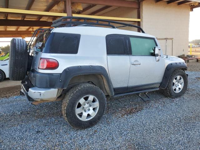 JTEBU11F070007672 - 2007 TOYOTA FJ CRUISER SILVER photo 3