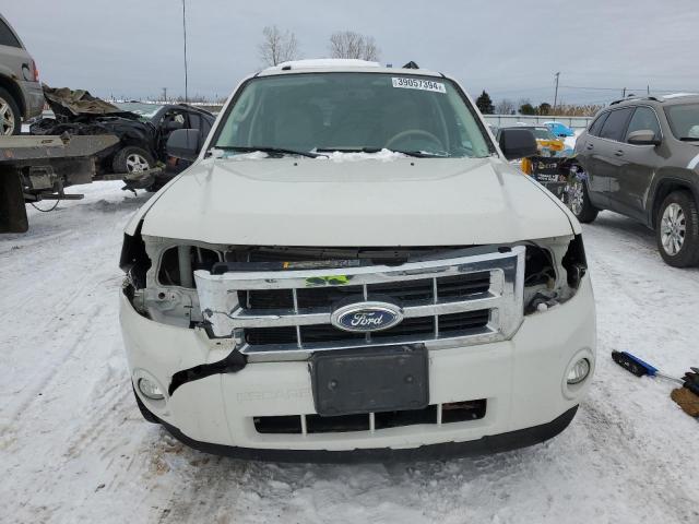 1FMCU0D73CKA13709 - 2012 FORD ESCAPE XLT WHITE photo 5