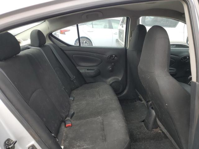 3N1CN7AP7GL907444 - 2016 NISSAN VERSA S SILVER photo 10