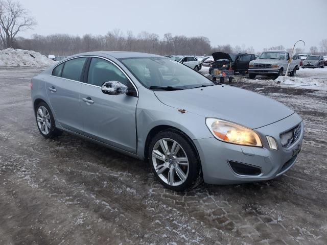 YV1612FS8D2185396 - 2013 VOLVO S60 T5 SILVER photo 4