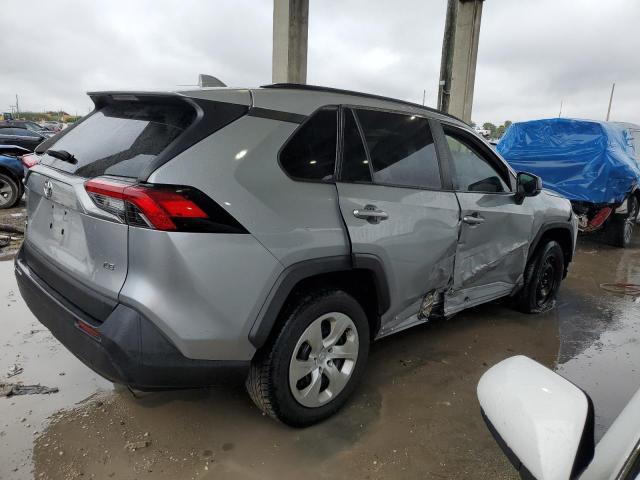 2T3H1RFV9KW035951 - 2019 TOYOTA RAV4 LE SILVER photo 3