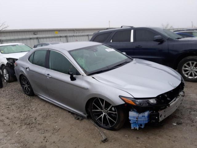 4T1G31AK3MU566613 - 2021 TOYOTA CAMRY SE SILVER photo 4