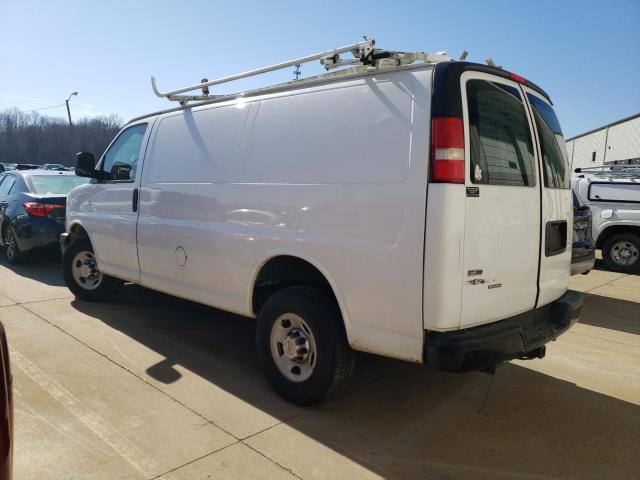 1GCWGFBA1B1162005 - 2011 CHEVROLET EXPRESS G2 WHITE photo 2