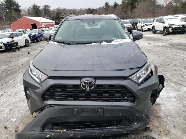 2T3P1RFV8LC132038 - 2020 TOYOTA RAV4 XLE GRAY photo 5