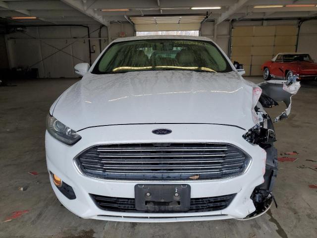 3FA6P0HDXER282075 - 2014 FORD FUSION SE WHITE photo 5