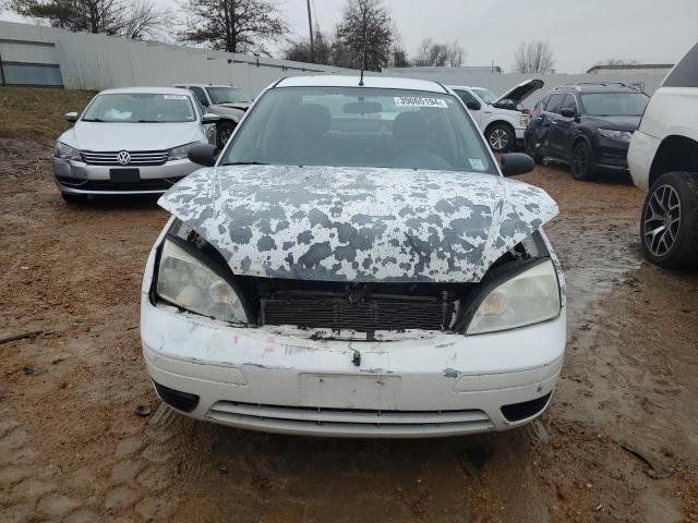 1FAFP34N47W330587 - 2007 FORD FOCUS ZX4 WHITE photo 5