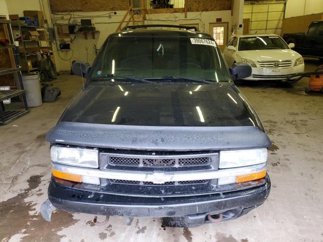 1GNDT13W32K203896 - 2002 CHEVROLET BLAZER BLACK photo 5