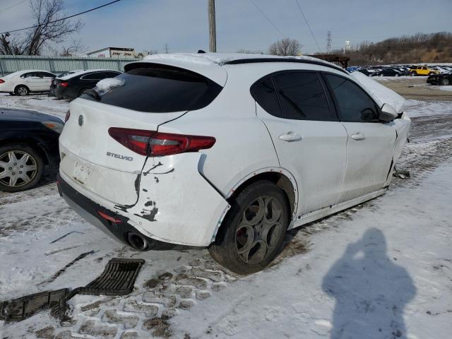ZASFAKPN0J7B89625 - 2018 ALFA ROMEO STELVIO SPORT Schwarz Foto 3