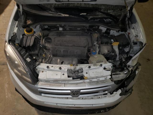 ZFBERFBTXG6B12548 - 2016 RAM PROMASTER SLT 白色 照片 11