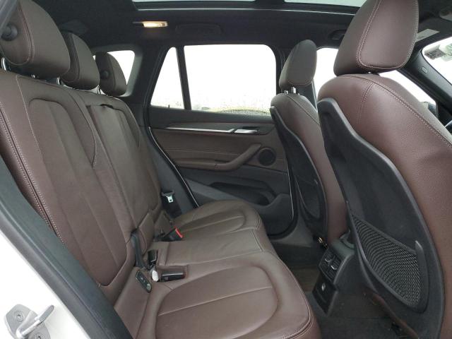 WBXHT3C35H5F72686 - 2017 BMW X1 XDRIVE28I WHITE photo 10