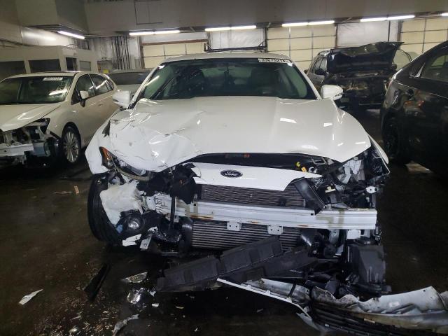 3FA6P0T91GR366551 - 2016 FORD FUSION SE WHITE photo 5