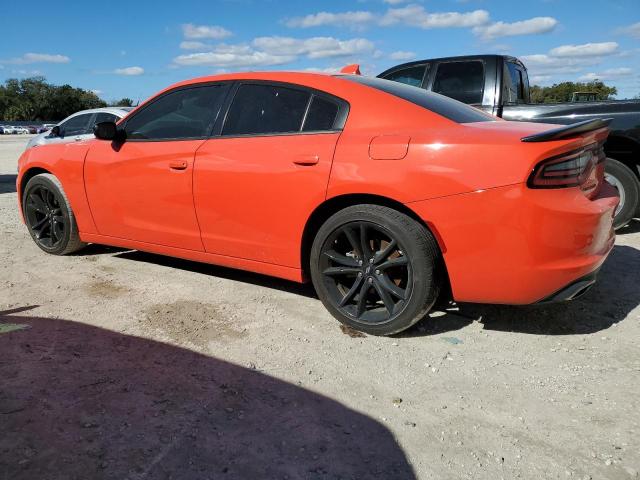 2C3CDXHG3JH335640 - 2018 DODGE CHARGER SXT PLUS ORANGE photo 2