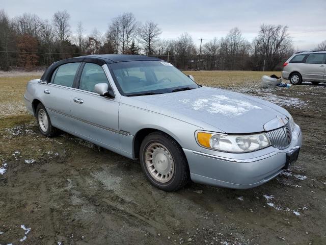 1LNHM81W7YY903280 - 2000 LINCOLN TOWN CAR EXECUTIVE SILVER photo 4