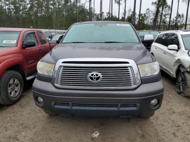 5TFHW5F19BX185304 - 2011 TOYOTA TUNDRA CREWMAX LIMITED GRAY photo 5