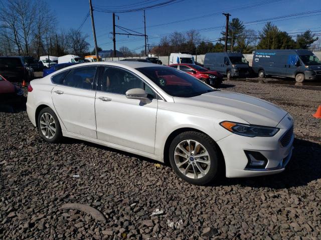 3FA6P0SU0KR228529 - 2019 FORD FUSION TITANIUM WHITE photo 4