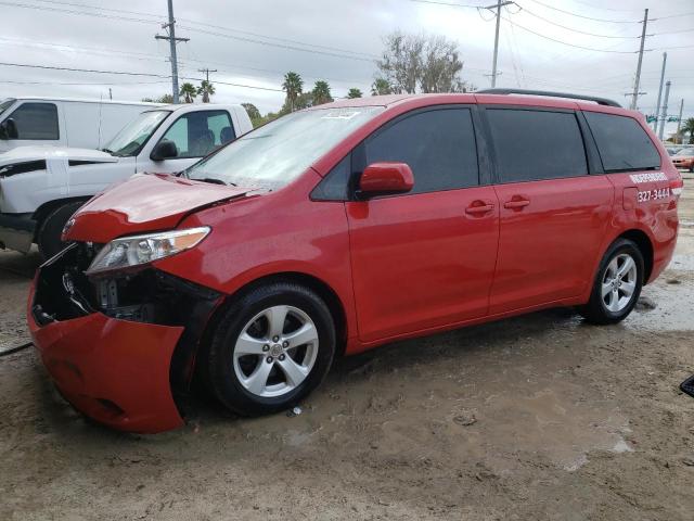 5TDKK3DC4BS004514 - 2011 TOYOTA SIENNA LE RED photo 1