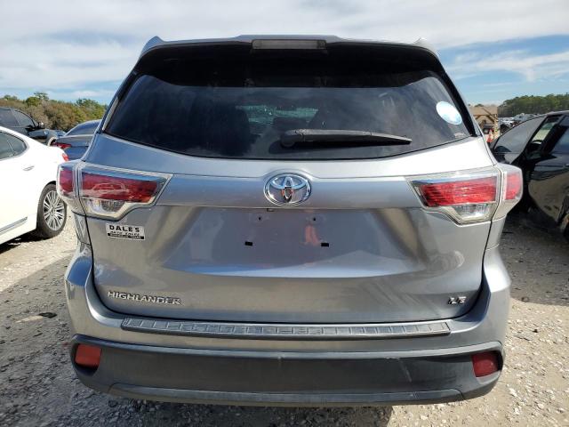 5TDZARFH9FS013390 - 2015 TOYOTA HIGHLANDER LE SILVER photo 6