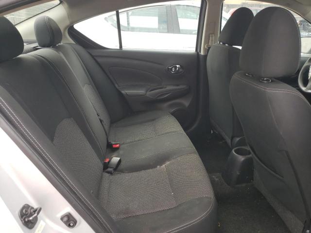 3N1CN7AP5JL866819 - 2018 NISSAN VERSA SILVER photo 10