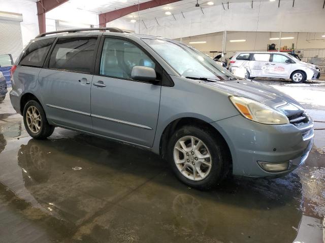 5TDBA22C14S005882 - 2004 TOYOTA SIENNA XLE BLUE photo 4