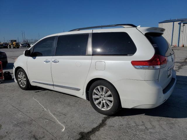 5TDDK3DCXDS065832 - 2013 TOYOTA SIENNA XLE WHITE photo 2