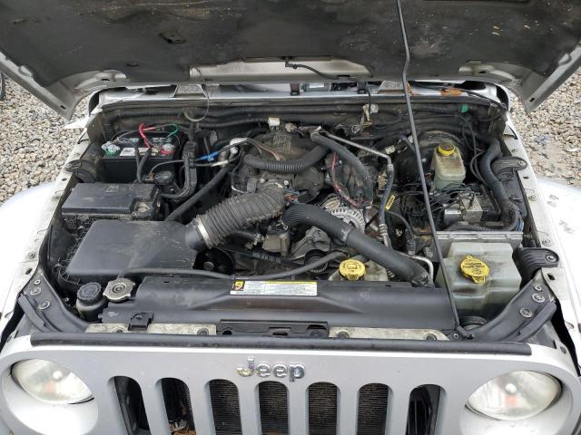 1J4FA54187L204703 - 2007 JEEP WRANGLER SAHARA SILVER photo 11