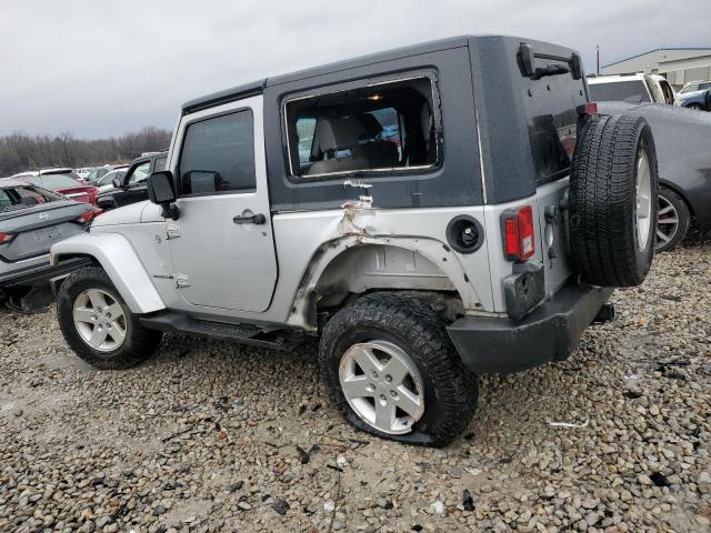 1J4FA54187L204703 - 2007 JEEP WRANGLER SAHARA SILVER photo 2