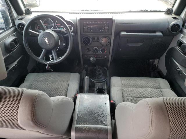 1J4FA54187L204703 - 2007 JEEP WRANGLER SAHARA SILVER photo 8