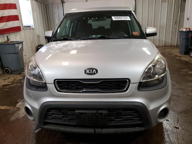 KNDJT2A64D7763629 - 2013 KIA SOUL + SILVER photo 5