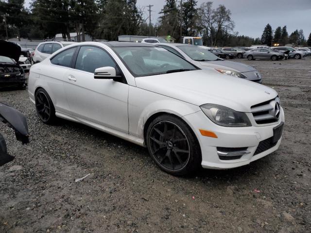 WDDGJ4HB9DF994973 - 2013 MERCEDES-BENZ C 250 WHITE photo 4