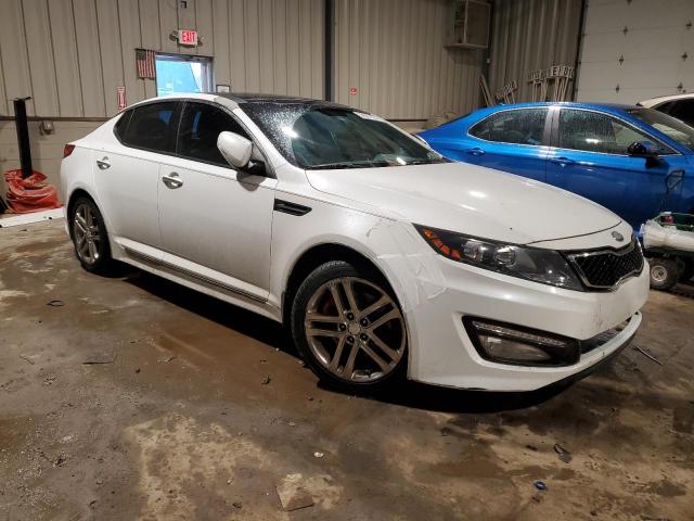 5XXGR4A62DG232635 - 2013 KIA OPTIMA SX WHITE photo 4