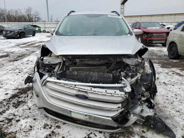 1FMCU0GD1JUB15464 - 2018 FORD ESCAPE SE SILVER photo 5