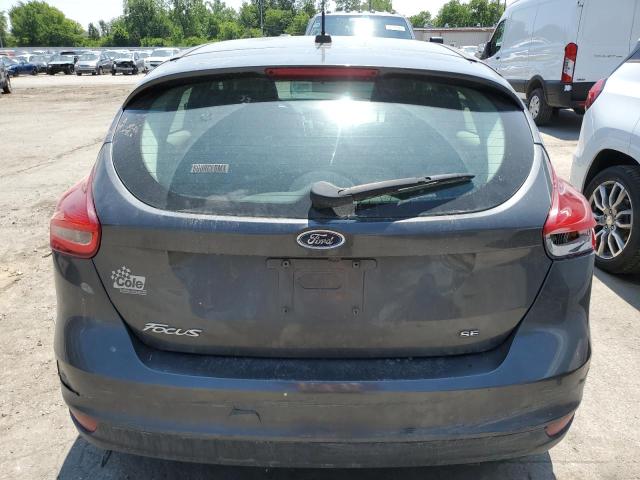 1FADP3K2XJL327038 - 2018 FORD FOCUS SE GRAY photo 6