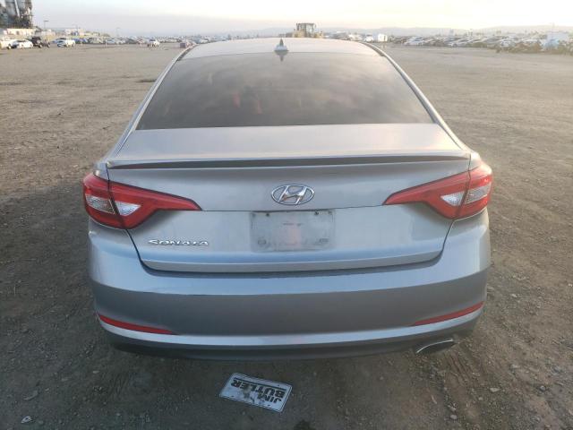 5NPE24AF9FH217987 - 2015 HYUNDAI SONATA SE SILVER photo 6