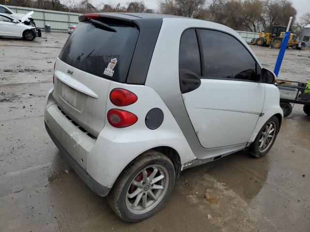 WMEEJ31X19K309978 - 2009 SMART FORTWO PURE WHITE photo 3