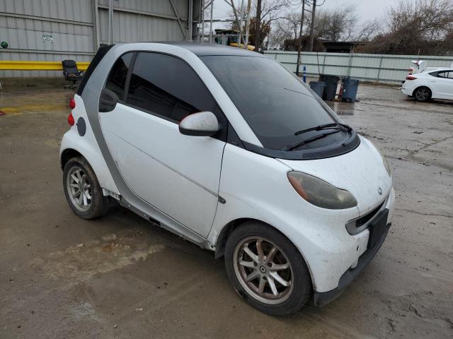 WMEEJ31X19K309978 - 2009 SMART FORTWO PURE WHITE photo 4