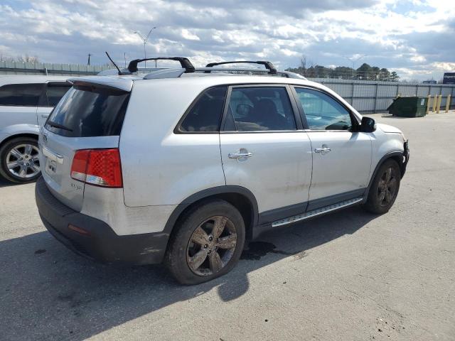 5XYKUDA25CG265631 - 2012 KIA SORENTO EX SILVER photo 3