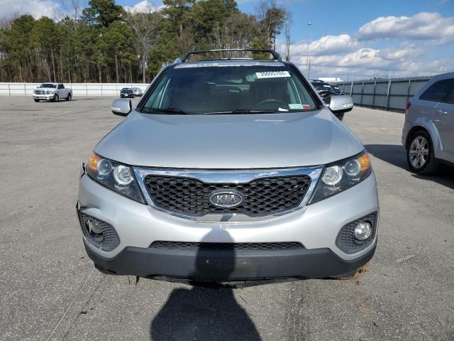 5XYKUDA25CG265631 - 2012 KIA SORENTO EX SILVER photo 5