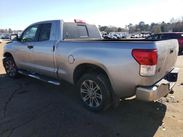 5TFRM5F14CX047083 - 2012 TOYOTA TUNDRA DOUBLE CAB SR5 SILVER photo 2